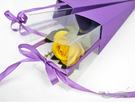 Коробка-конус для квітки бузкова