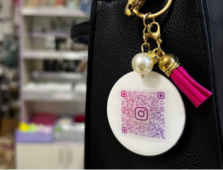 Брелок с QR-кодом