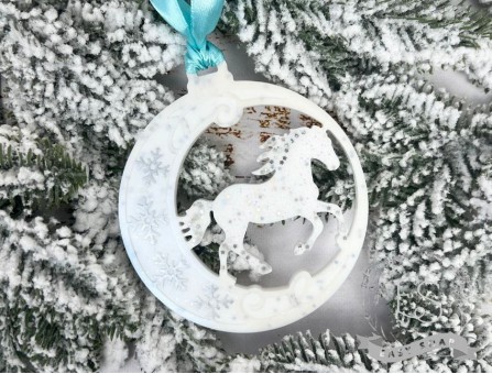 Новорічна іграшка з епоксидної смоли