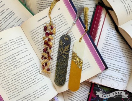 Книжкові закладки з епоксидної смоли