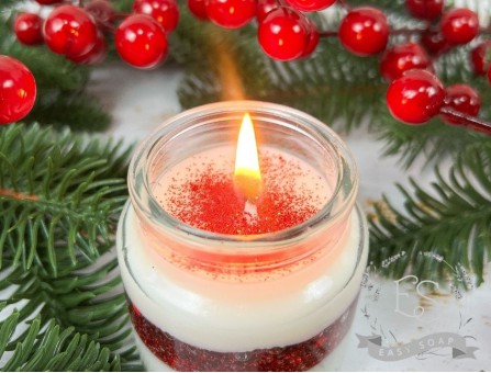 Свічка, що сяє, як саме свято