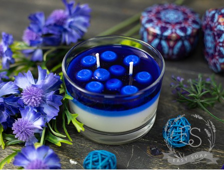 Свеча ручной работы "Десерт голубика"